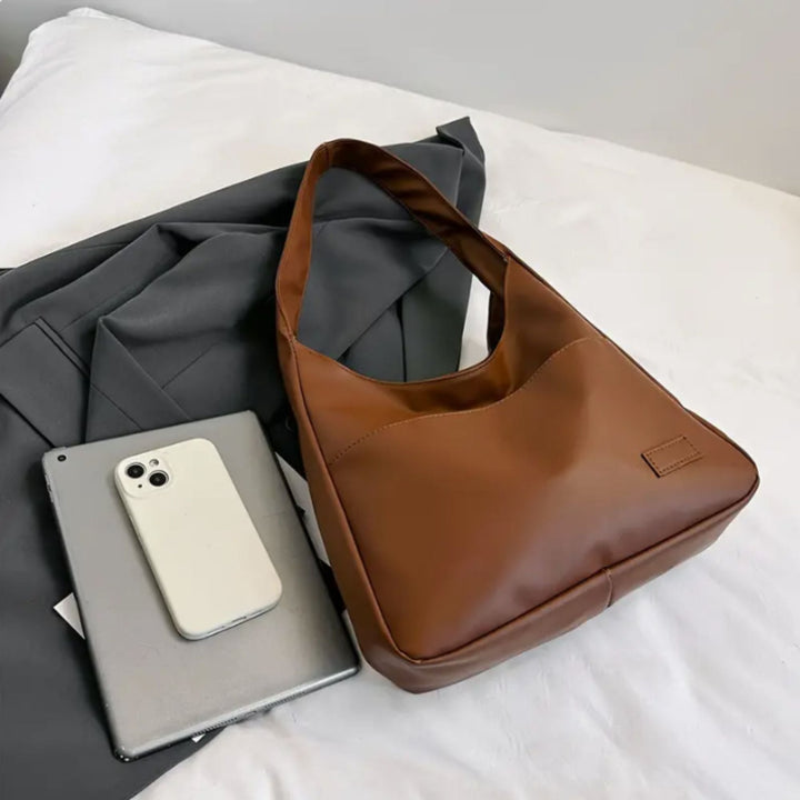 Gloria's Daily Luxury | Vintage Leather Bag