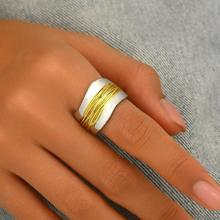 Eyea™ - Wire Expression Ring