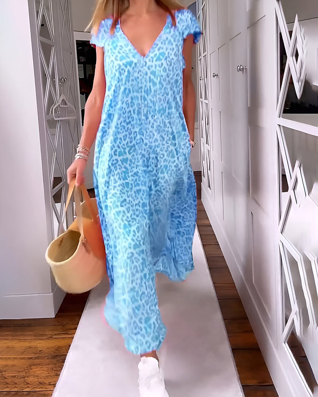 Véronique | Short-sleeved, V-neck long dress
