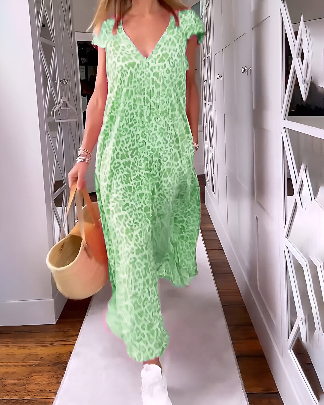 Véronique | Short-sleeved, V-neck long dress