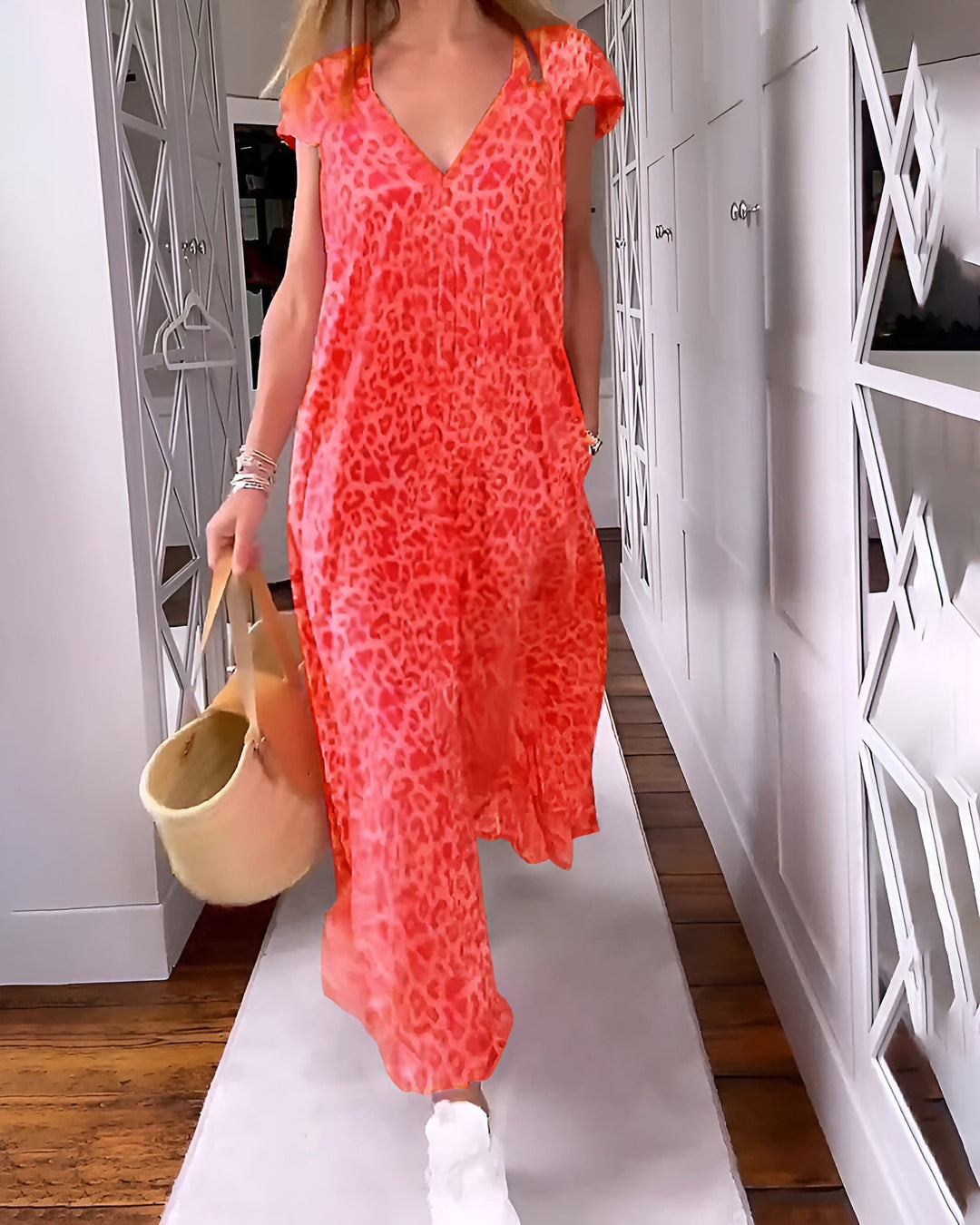 Véronique | Short-sleeved, V-neck long dress
